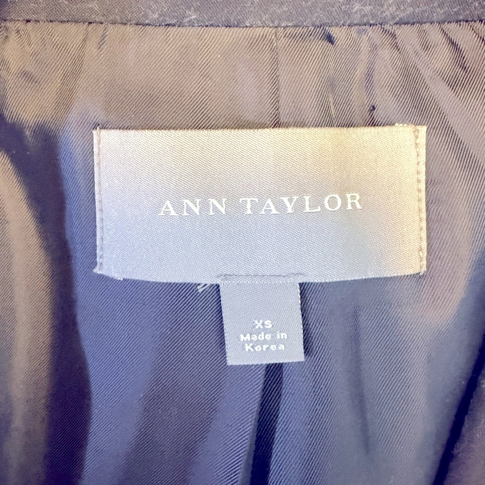 Navy trench by Ann Taylor, size small - Picture 6 of 8